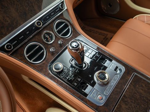 Used 2022 Bentley Continental GT Speed image 28