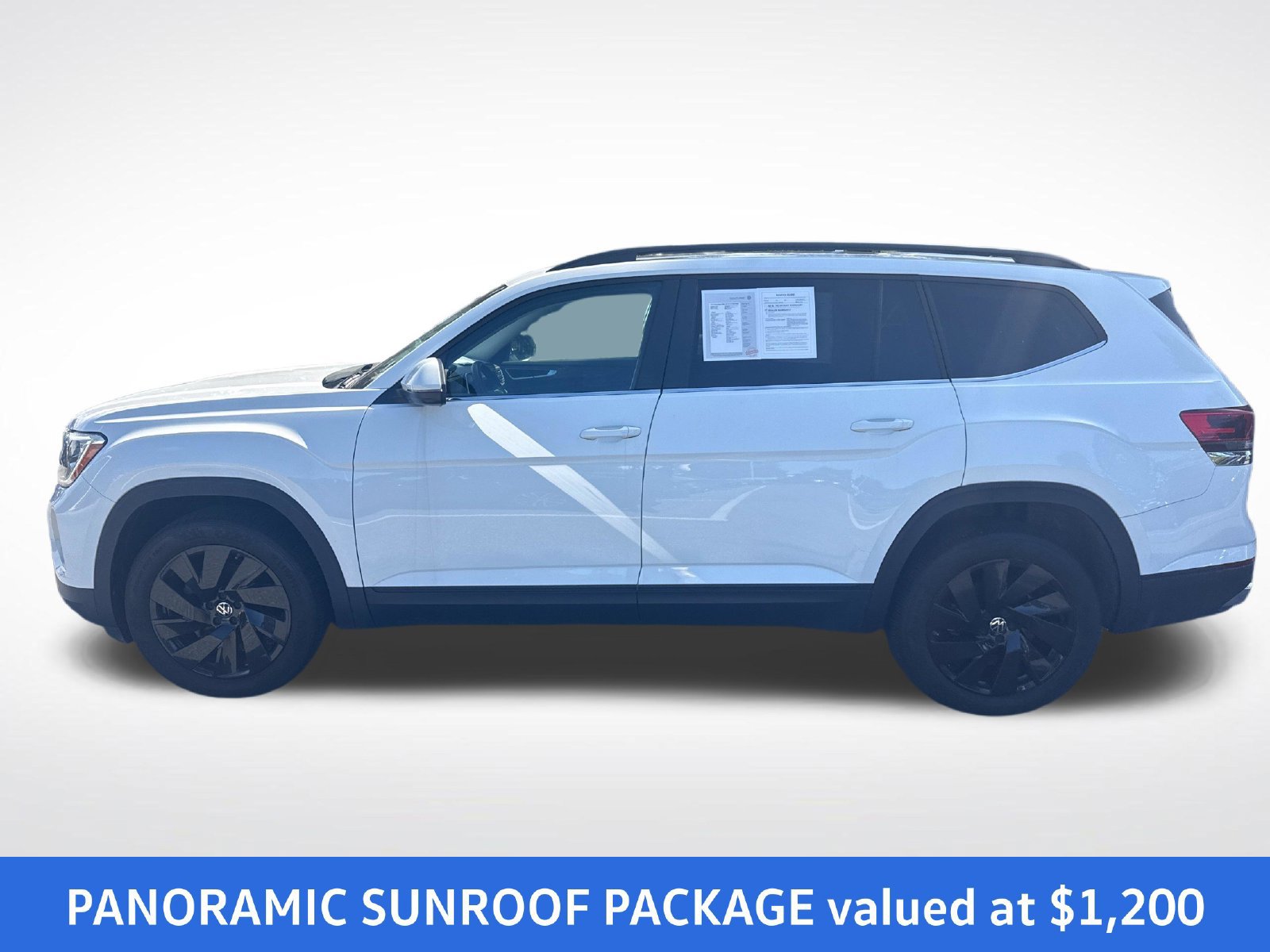Certified 2024 Volkswagen Atlas SE w/ Panoramic Sunroof Package AWD/4WD image 2