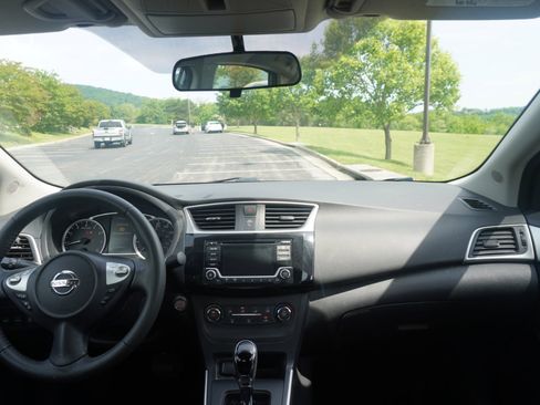 Used 2017 Nissan Sentra SV w/ Style Package image 23