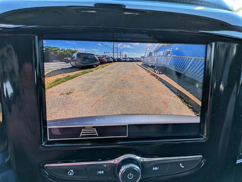 Used 2021 Chevrolet Traverse LS FWD image 57