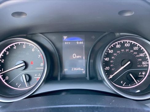 Used 2023 Toyota Camry SE FWD image 25