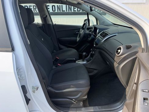 Used 2016 Chevrolet Trax LS AWD/4WD image 22