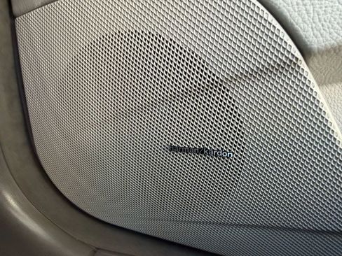 Used 2009 Mercedes-Benz E 350 Sedan image 17