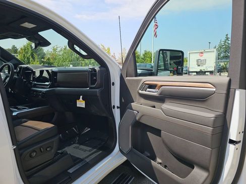 New 2026 Chevrolet Silverado 3500 High Country w/ High Country Premium Package AWD/4WD image 12