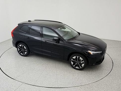 New 2026 Volvo XC60 B5 Plus w/ Protection Package Premier AWD/4WD image 15