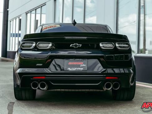 Used 2022 Chevrolet Camaro SS RWD image 18