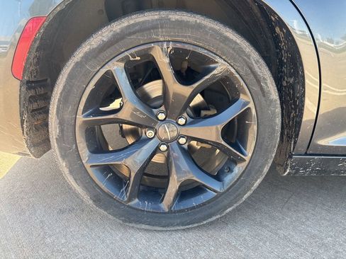 Used 2021 Chrysler 300 Touring L image 6