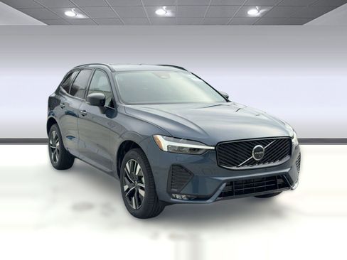 New 2026 Volvo XC60 B5 Plus w/ Climate Package image 7