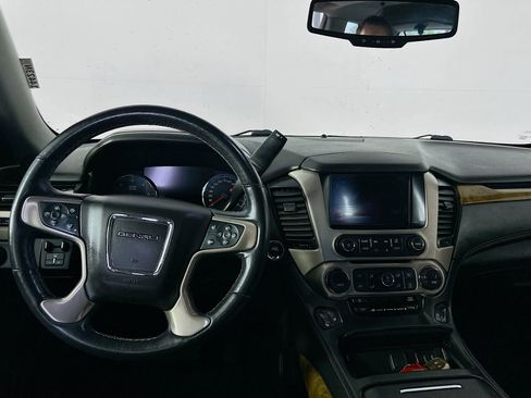 Used 2017 GMC Yukon Denali RWD image 24