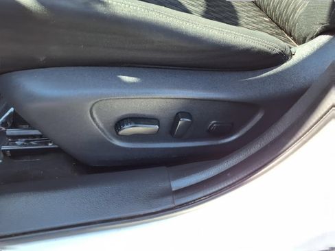 Used 2017 Nissan Rogue SV FWD image 21