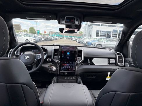 New 2026 RAM 1500 Laramie AWD/4WD image 18