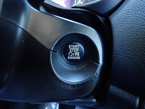 Used 2021 Jeep Renegade Sport image 24