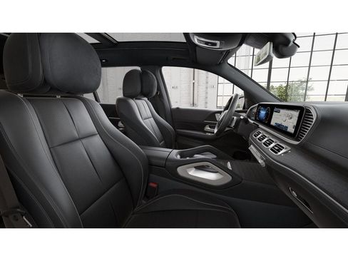 New 2026 Mercedes-Benz GLS 580 4MATIC image 4