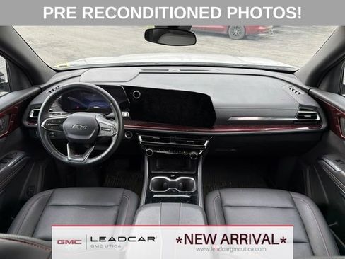 Used 2025 Chevrolet Traverse Z71 w/ LPO, Floor Liner Package AWD/4WD image 17