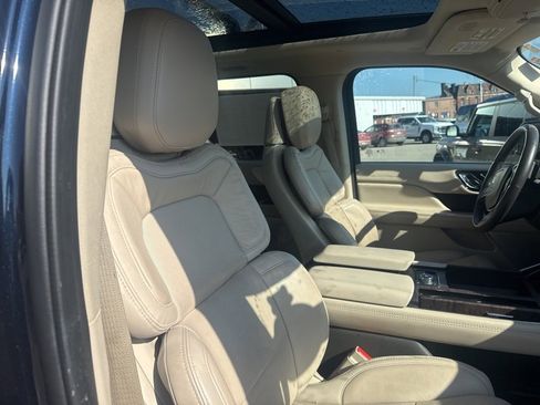 Used 2021 Lincoln Navigator Reserve w/ Luxury Package image 18