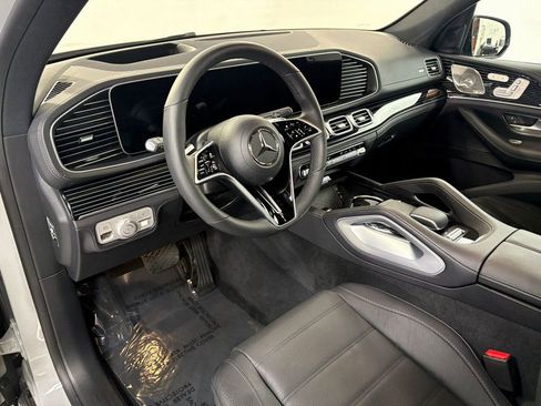 Used 2024 Mercedes-Benz GLE 450 4MATIC w/ AMG Line Exterior image 9