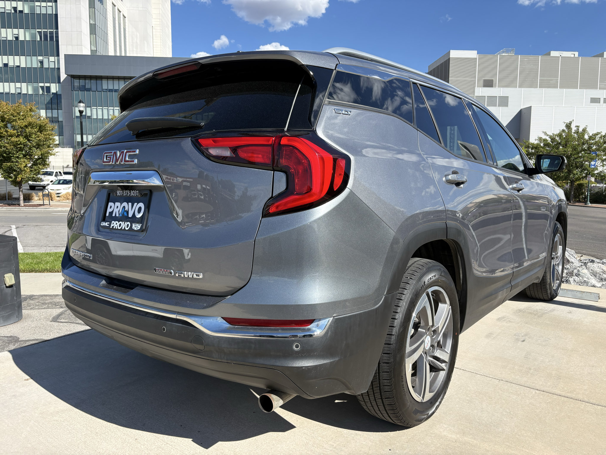 Used 2019 GMC Terrain SLT w/ Infotainment Package II AWD/4WD image 5