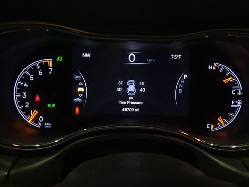 Used 2021 Jeep Grand Cherokee Limited image 23