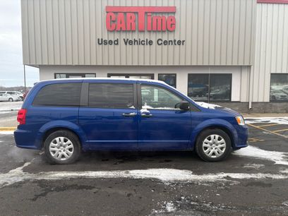 Used 2019 Dodge Grand Caravan SE w/ UConnect Hands-Free Group
