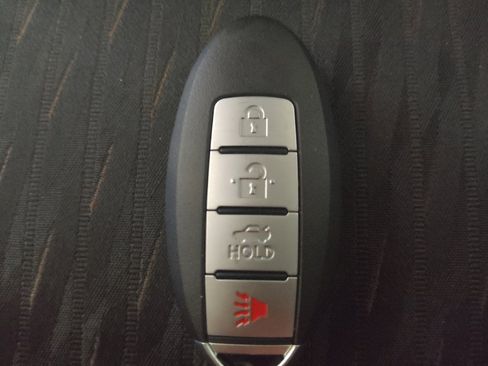 Used 2019 Nissan Rogue SV FWD image 32