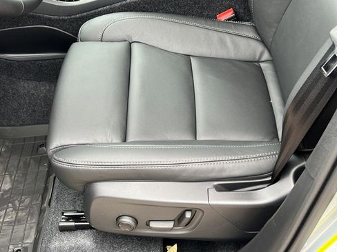 New 2026 Volvo XC40 B5 Ultra w/ Protection Package Premier image 16