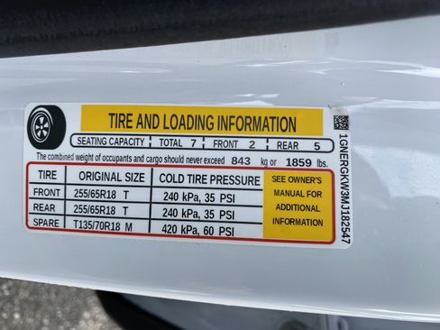 Used 2021 Chevrolet Traverse LT image 39