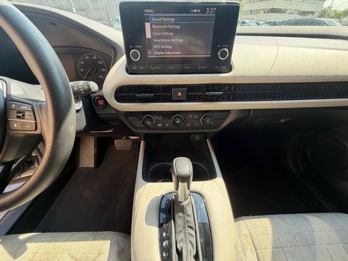 Used 2023 Honda HR-V LX image 16
