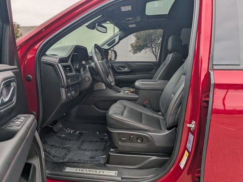 Used 2022 Chevrolet Tahoe RST w/ Luxury Package AWD/4WD image 16