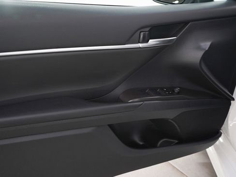 Used 2023 Toyota Camry SE image 23