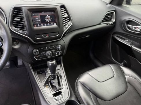 Used 2020 Jeep Cherokee Latitude Plus FWD image 15
