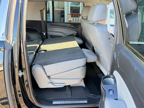 Used 2020 Chevrolet Suburban LT image 39