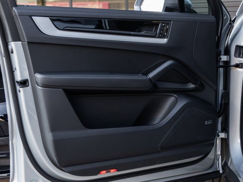 New 2026 Porsche Cayenne S image 22