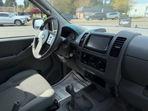 Used 2005 Nissan Frontier SE w/ (P01) Power Pkg AWD/4WD image 21
