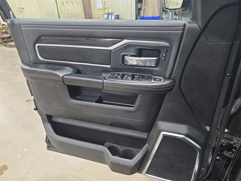 Used 2022 RAM 2500 Laramie w/ Night Edition image 28