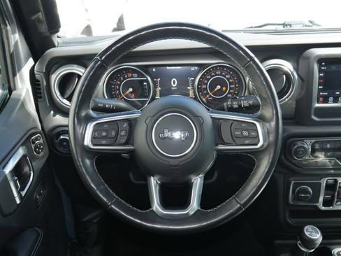 Used 2018 Jeep Wrangler Unlimited Sahara w/ Cold Weather Group AWD/4WD image 15