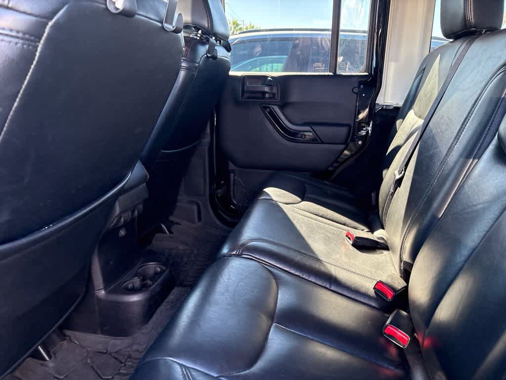 Used 2014 Jeep Wrangler Unlimited Sahara AWD/4WD image 9