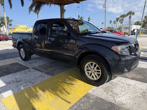 Used 2015 Nissan Frontier SV w/ SV Value Truck Package RWD image 3
