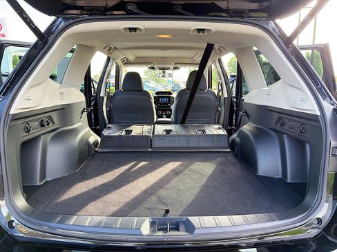 Used 2023 Subaru Forester Premium AWD/4WD image 7