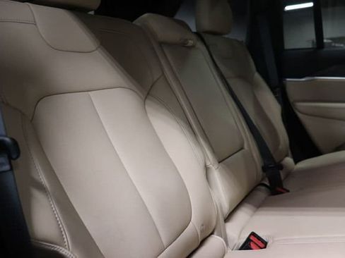 Used 2025 Jeep Grand Cherokee Limited RWD image 23