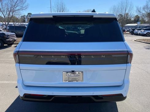 New 2026 Lincoln Navigator Reserve image 28