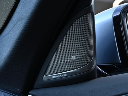 Certified 2022 BMW 530e w/ Premium Package image 30