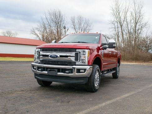 Used 2019 Ford F250 XLT w/ XLT Premium Package image 10