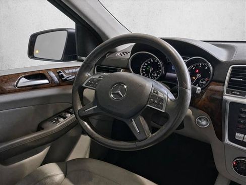 Used 2016 Mercedes-Benz GL 450 4MATIC image 24