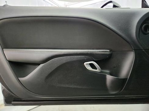 Used 2015 Dodge Challenger SXT RWD image 19