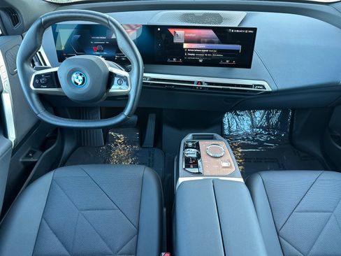 Used 2023 BMW iX xDrive50 w/ Premium Package image 13