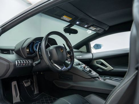 Used 2013 Lamborghini Aventador LP 700-4 image 2