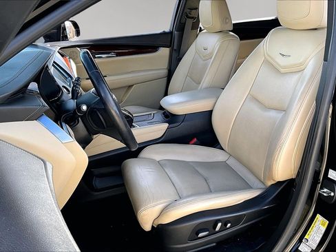 Used 2017 Cadillac XT5 Luxury w/ Driver Awareness Package image 21