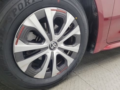 Used 2022 Toyota Corolla LE image 31