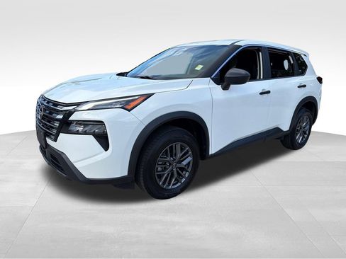 Certified 2024 Nissan Rogue S FWD image 3