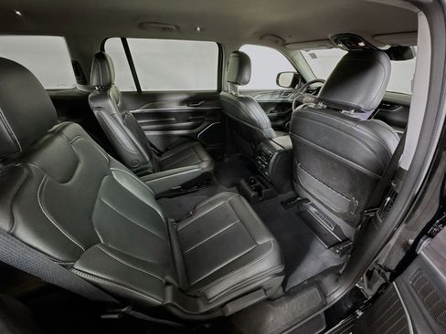 Used 2023 Jeep Grand Cherokee L Limited w/ Black Appearance Package image 30